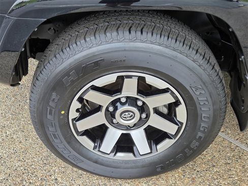 Used 2024 Toyota 4Runner TRD Off-Road image 9