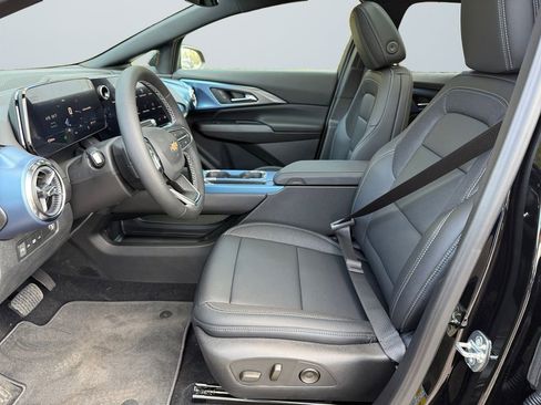 New 2026 Chevrolet Equinox EV LT image 9