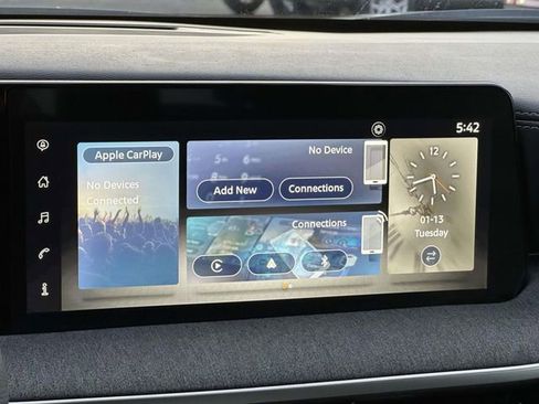 Used 2025 Nissan Kicks SV image 17