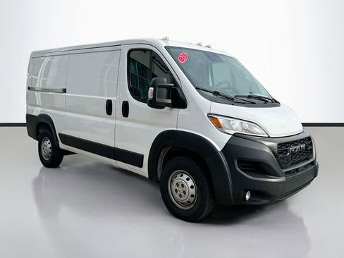 Used 2023 RAM ProMaster 2500 w/ Convenience Group image 3