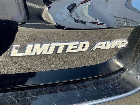 Used 2017 Toyota Highlander Limited Platinum image 9