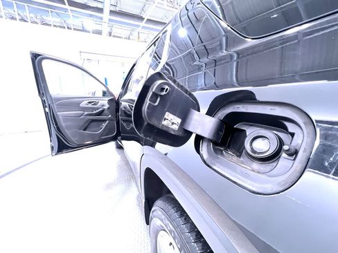 Used 2022 Chevrolet Traverse LT w/ LPO, Cargo Package AWD/4WD image 43