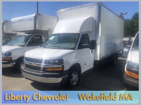 Used 2024 Chevrolet Express 4500 Extended w/ Power Convenience Package RWD image 1