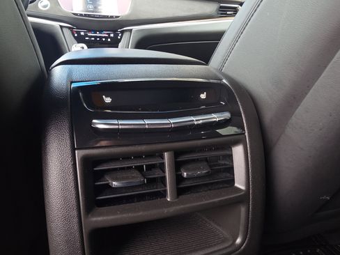 Used 2018 Cadillac XT5 Platinum w/ Driver Assist Package image 40