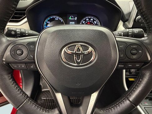 Used 2022 Toyota RAV4 XLE Premium AWD/4WD image 13