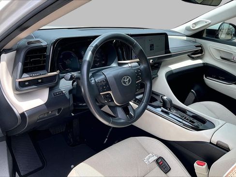 Used 2024 Toyota Crown AWD/4WD image 17