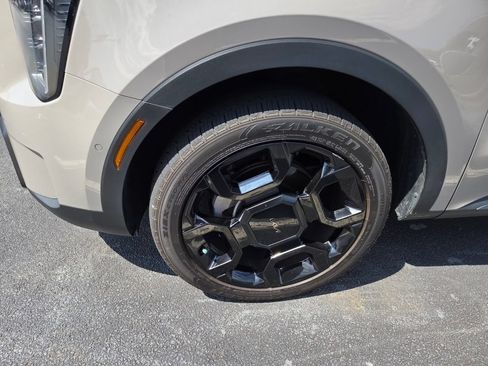 Used 2025 Kia Sorento SX AWD/4WD image 5