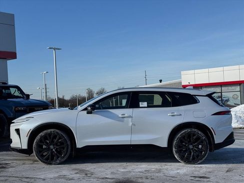 New 2025 Toyota Crown Signia image 2