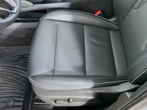 Used 2023 Buick Envision Essence image 18