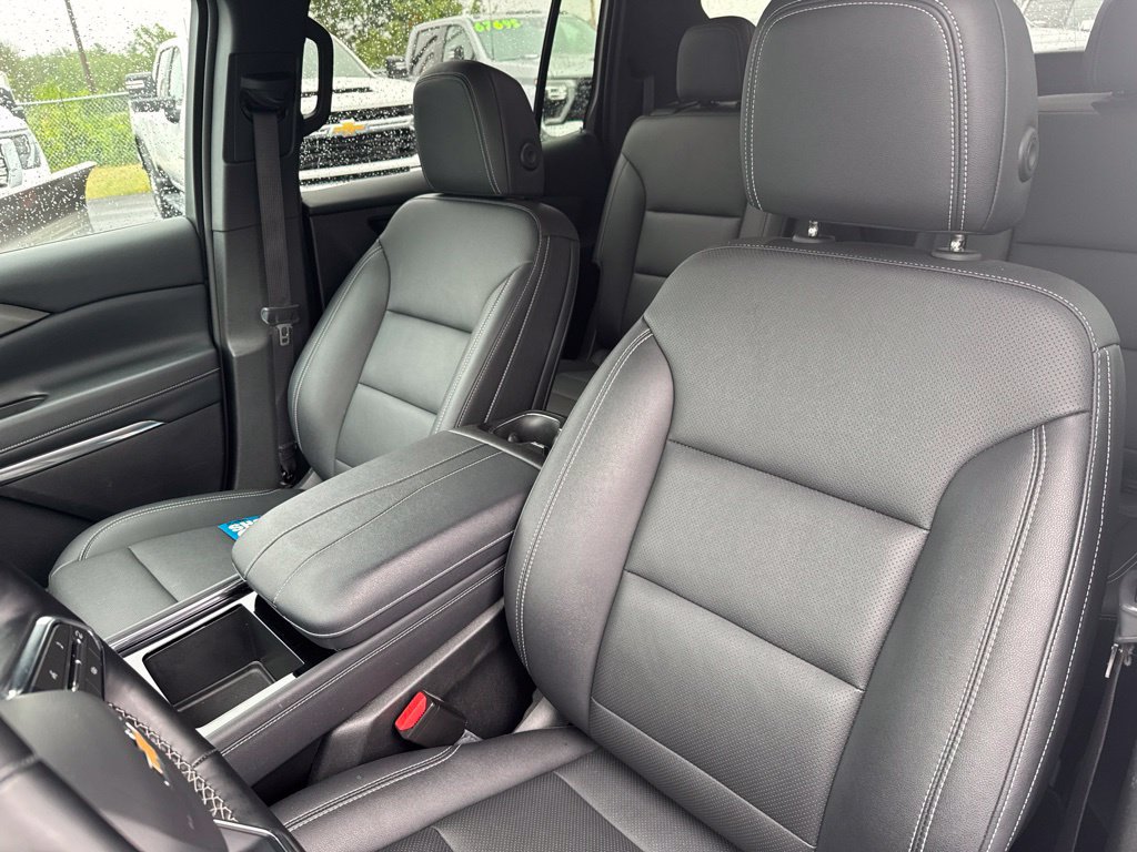 Used 2025 Chevrolet Traverse LT AWD/4WD image 19