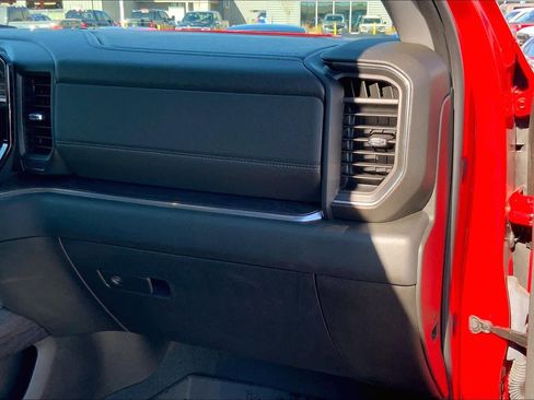 Used 2024 Chevrolet Silverado 2500 LTZ w/ LTZ Convenience Package image 19