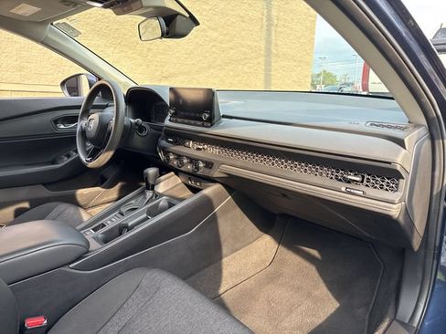 Used 2023 Honda Accord EX image 34
