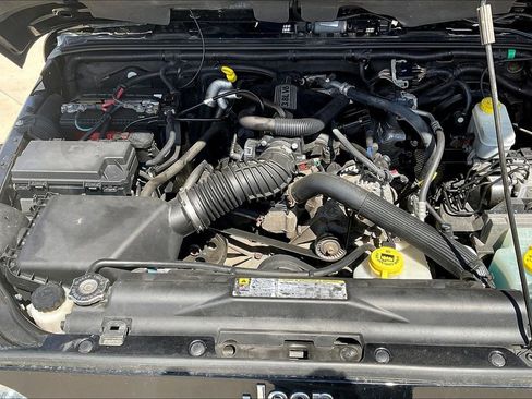 Used 2011 Jeep Wrangler Unlimited Sahara AWD/4WD image 26
