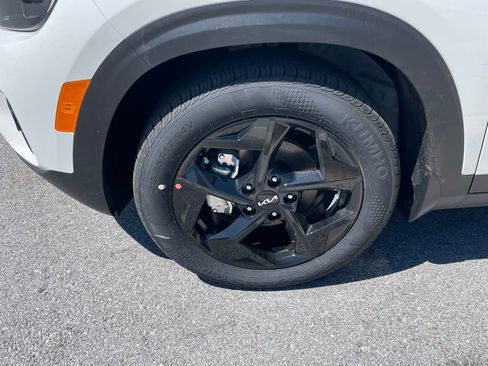 New 2026 Kia Seltos EX FWD image 34