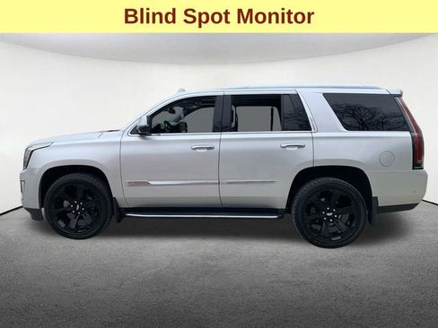 Used 2017 Cadillac Escalade Luxury AWD/4WD image 6