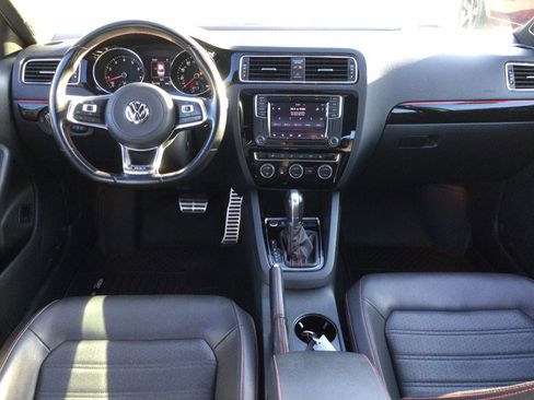 Used 2017 Volkswagen Jetta GLI image 37