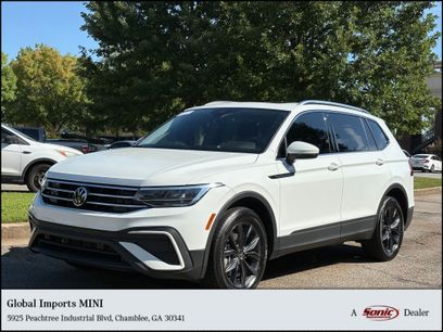 Used 2022 Volkswagen Tiguan SE w/ Panoramic Sunroof Package