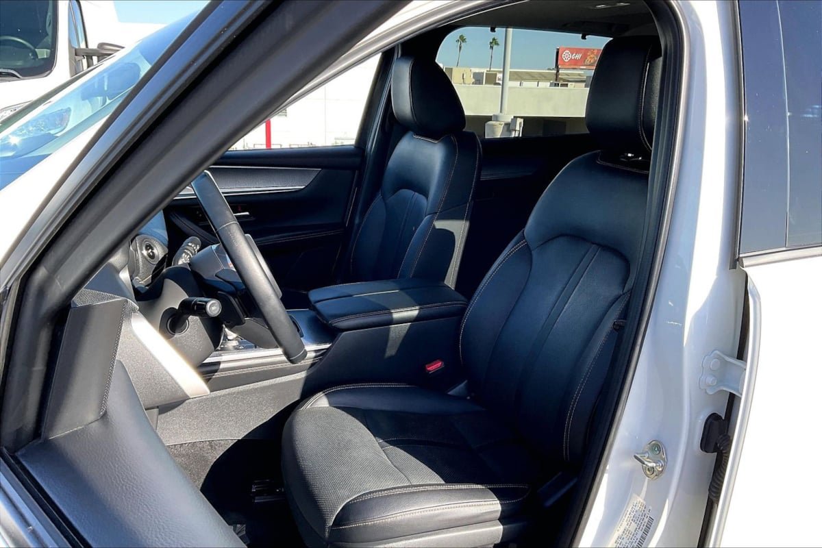 Used 2024 MAZDA CX-90 Plug-In Hybrid w/ Preferred AWD/4WD image 22