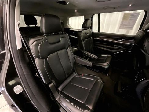 Used 2021 Jeep Grand Cherokee L Limited AWD/4WD image 16
