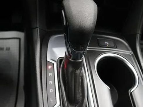 Used 2024 Chevrolet Equinox LT FWD image 35