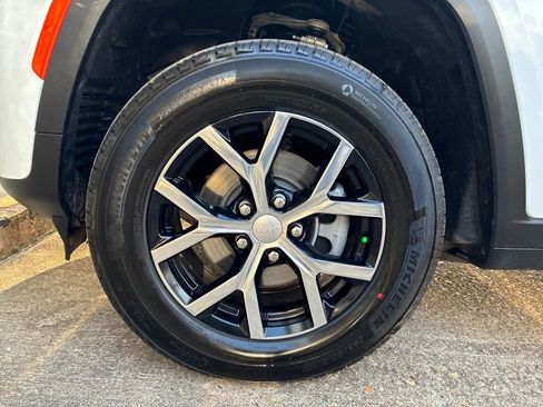 New 2026 Jeep Grand Cherokee Limited image 27