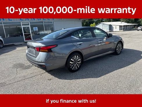 Used 2025 Nissan Altima 2.5 SV FWD image 22