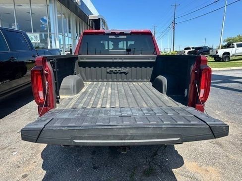 Used 2023 GMC Sierra 1500 AT4 w/ AT4 Premium Package AWD/4WD image 13