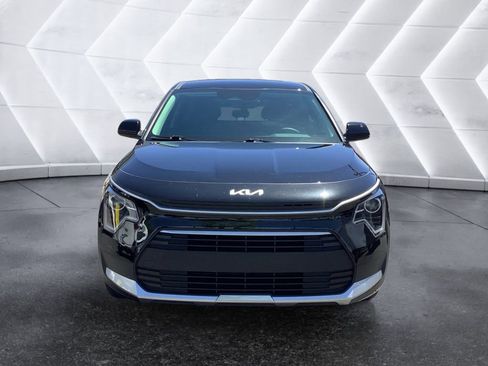 Used 2025 Kia Niro LX FWD image 2
