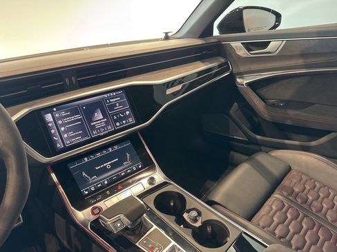 Used 2024 Audi RS 6 performance image 16