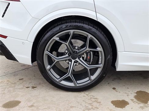 New 2026 Audi RS Q8 performance image 9