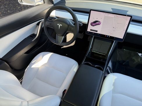 Used 2020 Tesla Model 3 Long Range image 41