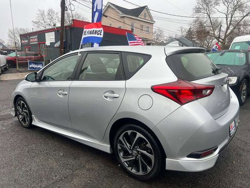 Used 2018 Toyota Corolla iM image 5
