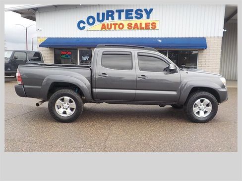 Used 2013 Toyota Tacoma 4x4 Double Cab w/ TRD Sport Pkg image 11