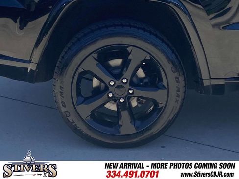 Used 2020 Jeep Grand Cherokee Altitude AWD/4WD image 11