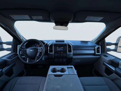 Used 2017 Ford F250 XLT AWD/4WD image 9