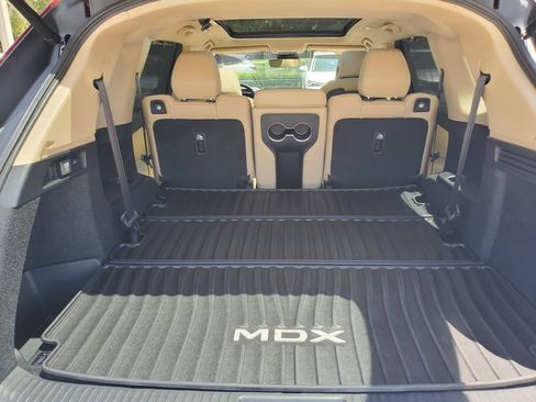 Used 2025 Acura MDX w/ Technology Package FWD image 8