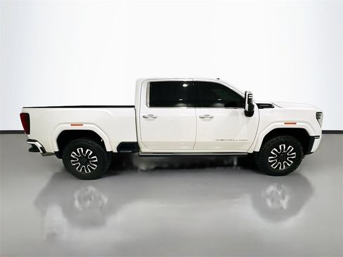 Used 2024 GMC Sierra 2500 Denali Ultimate w/ Max Trailering Package image 8