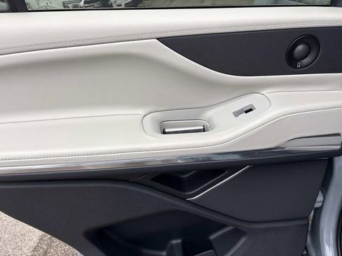 New 2026 Lincoln Navigator Premiere AWD/4WD image 20