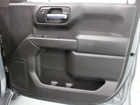 Used 2020 Chevrolet Silverado 1500 Custom w/ Custom Value Package image 44