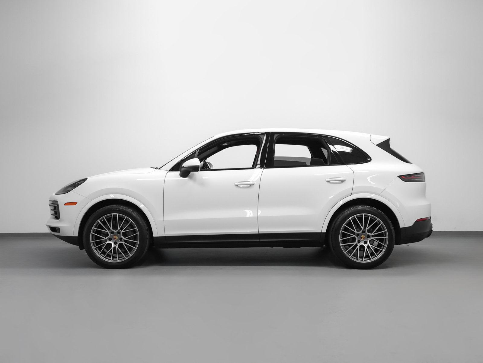 Certified 2023 Porsche Cayenne S Platinum AWD/4WD image 2