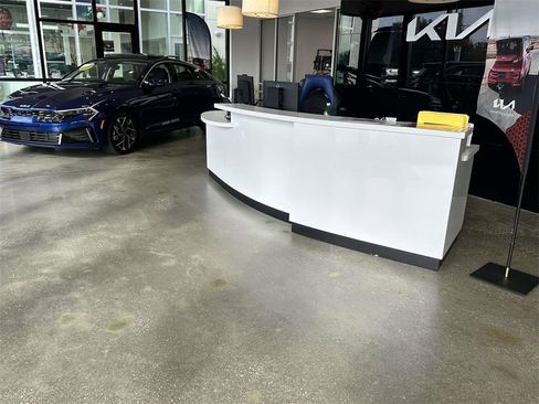 Used 2015 Toyota Prius Four image 5