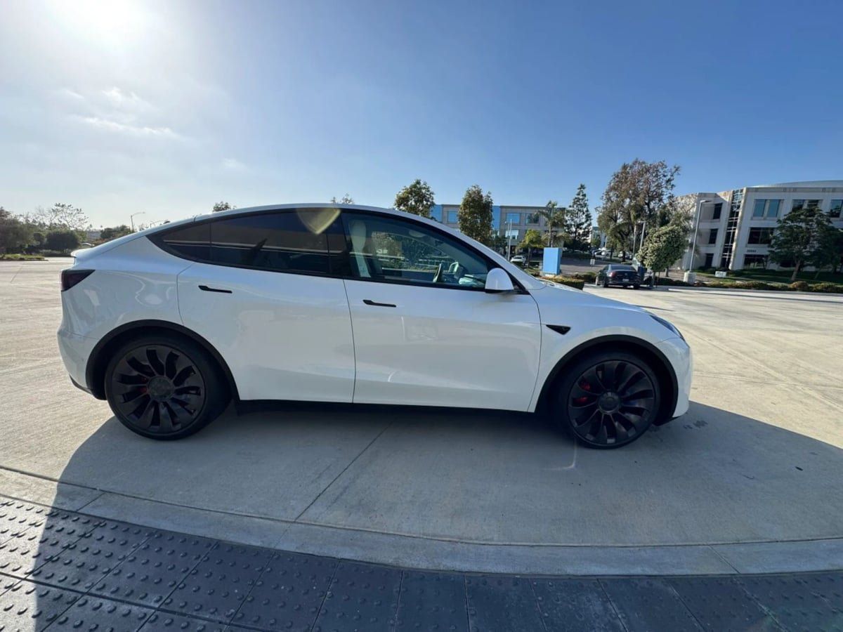 Used 2023 Tesla Model Y Performance AWD/4WD image 5