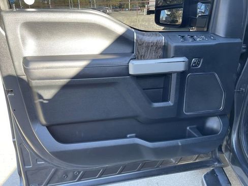 Used 2019 Ford F350 Lariat w/ Chrome Package image 10