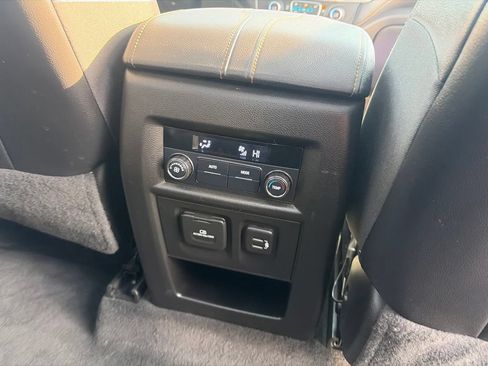 Used 2018 Chevrolet Traverse LT AWD/4WD image 21