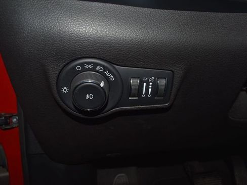 Used 2024 Jeep Compass Limited image 15