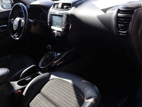 Used 2018 Kia Soul ! image 11