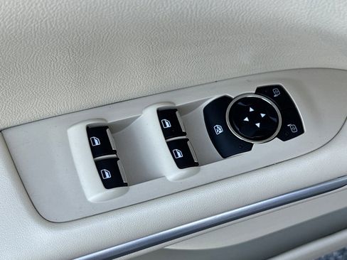 Used 2014 Lincoln MKZ Hybrid image 12