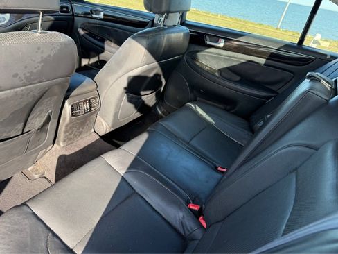 Used 2012 Hyundai Genesis 3.8 image 13