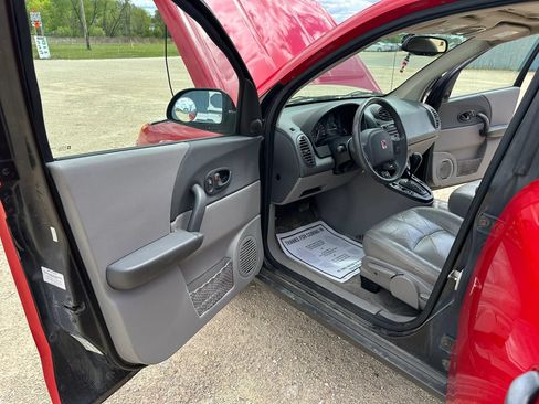 Used 2003 Saturn Vue AWD V6 w/ Leather Pkg image 9