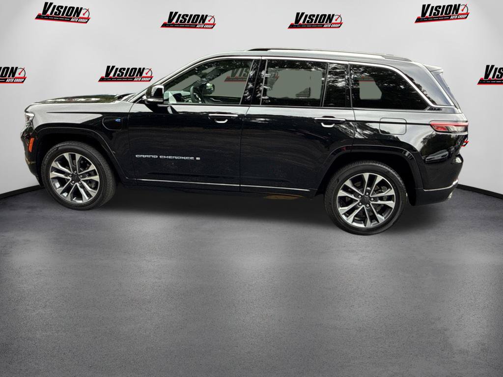 Used 2023 Jeep Grand Cherokee Overland w/ Luxury Tech Group IV AWD/4WD image 8